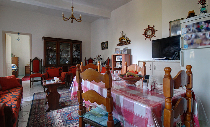 AN UNOBSTRUCTED SPOT UNDER THE WHITE MOUNTAINS