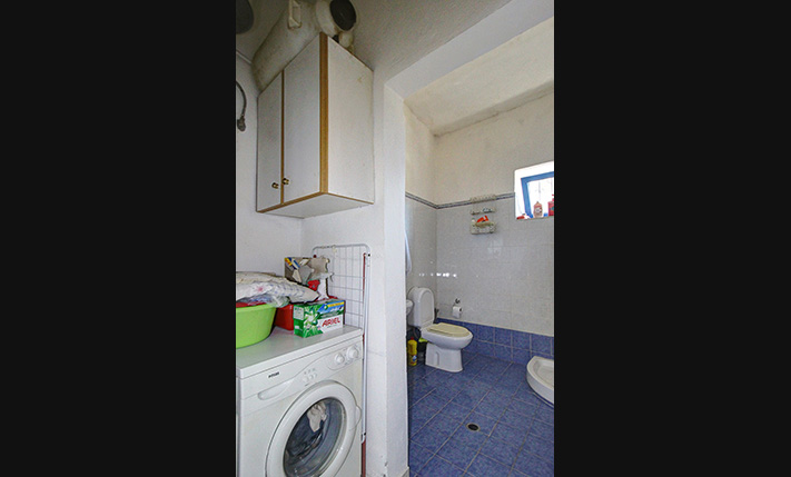 AN UNOBSTRUCTED SPOT UNDER THE WHITE MOUNTAINS