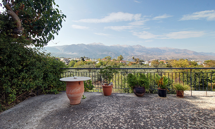 AN UNOBSTRUCTED SPOT UNDER THE WHITE MOUNTAINS