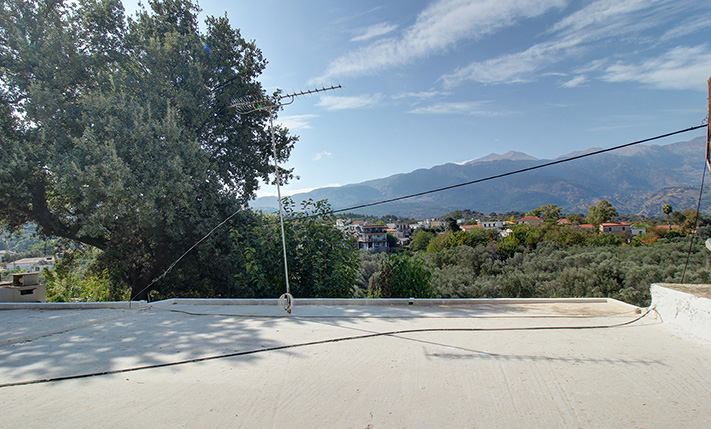 AN UNOBSTRUCTED SPOT UNDER THE WHITE MOUNTAINS