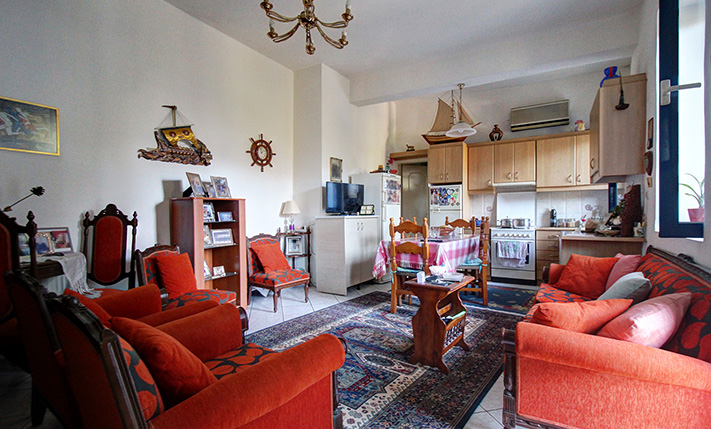 AN UNOBSTRUCTED SPOT UNDER THE WHITE MOUNTAINS