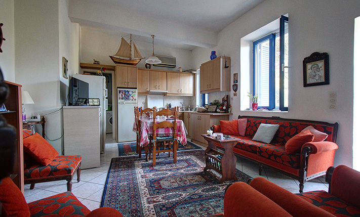 AN UNOBSTRUCTED SPOT UNDER THE WHITE MOUNTAINS