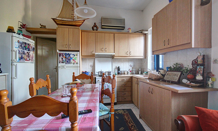 AN UNOBSTRUCTED SPOT UNDER THE WHITE MOUNTAINS