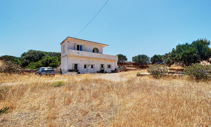 2-UNIT BUILDING IN TOURIST LOCATION