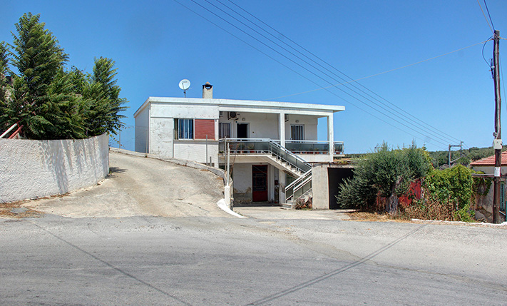 INVESTMENT PROPERTY IN CONVENIENT LOCATION