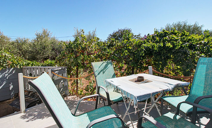 RENOVATED BUNGALOW IN THE VILLAGE CENTER