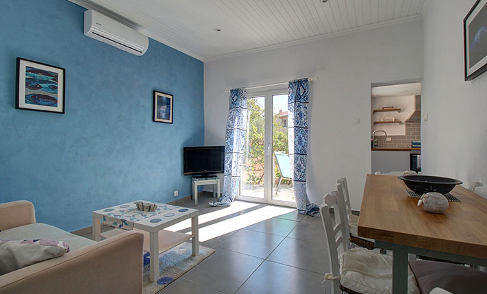 RENOVATED BUNGALOW IN THE VILLAGE CENTER