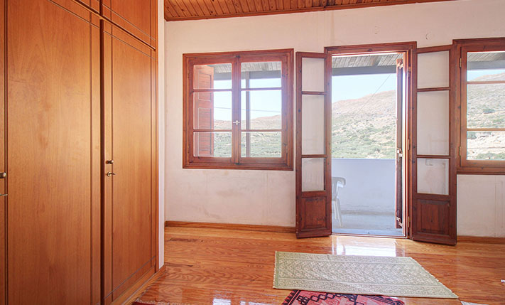 FARM HOUSE WITH POTENTIAL IN TRADITIONAL VILLAGE