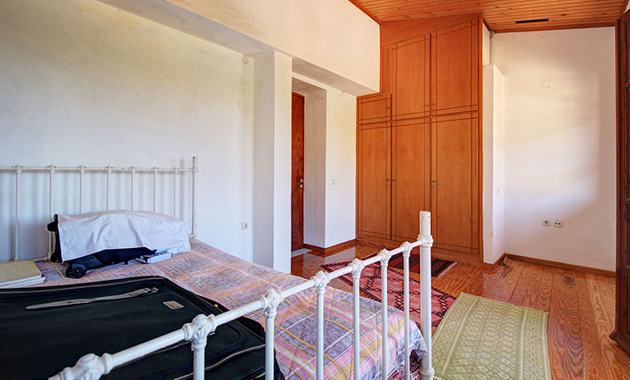 FARM HOUSE WITH POTENTIAL IN TRADITIONAL VILLAGE