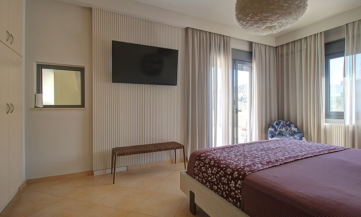 EXCELLENT FUNCTIONALITY & LUXURIOUS SPACES