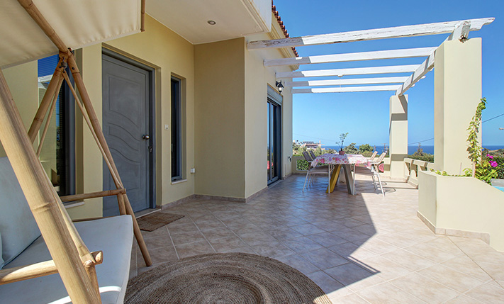 EXCELLENT FUNCTIONALITY & LUXURIOUS SPACES