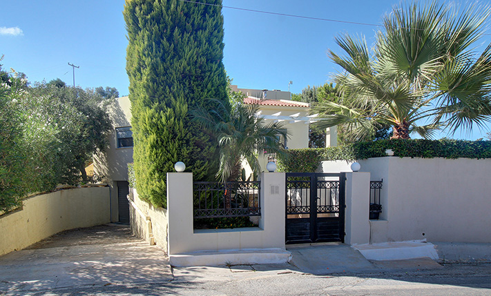 EXCELLENT FUNCTIONALITY & LUXURIOUS SPACES