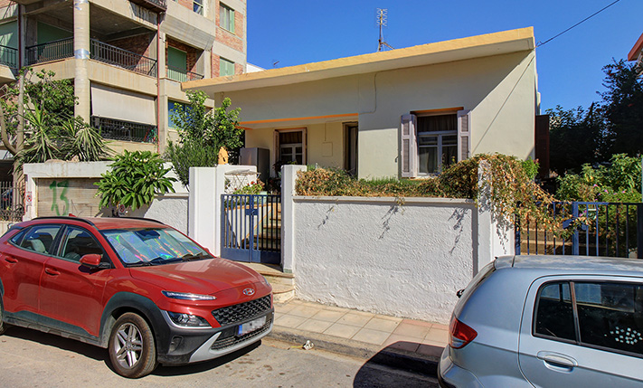 DETACHED HOUSE WITH EXTRA BUILDING CAPACITY