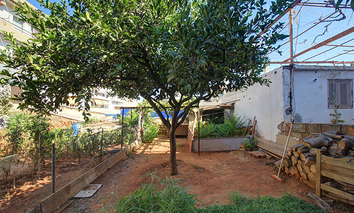 DETACHED HOUSE WITH EXTRA BUILDING CAPACITY