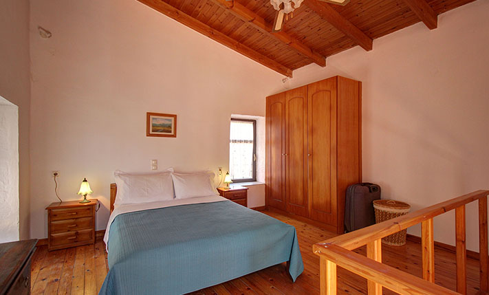 STONE-HOUSE WITH LARGE TERRACE & MOUNTAIN VIEWS