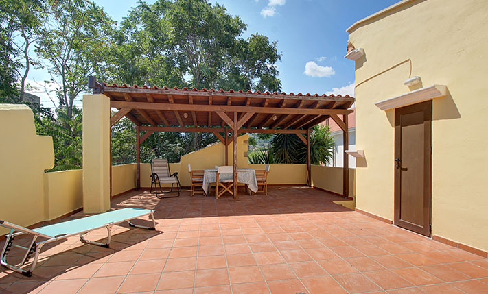 STONE-HOUSE WITH LARGE TERRACE & MOUNTAIN VIEWS
