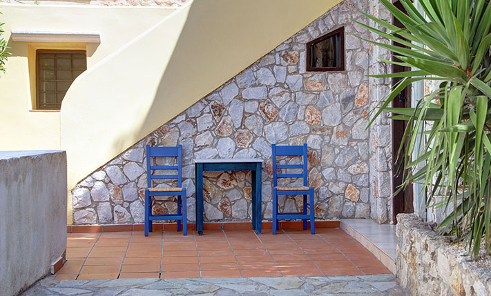 STONE-HOUSE WITH LARGE TERRACE & MOUNTAIN VIEWS