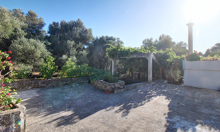 RESTORED TRADITIONAL HOUSE NEAR KANDANOS