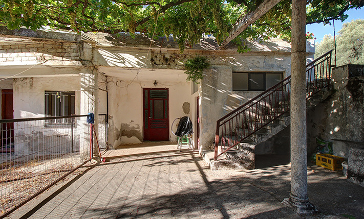 RESTORED TRADITIONAL HOUSE NEAR KANDANOS