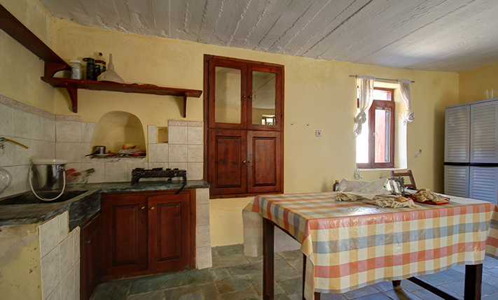 RESTORED TRADITIONAL HOUSE NEAR KANDANOS