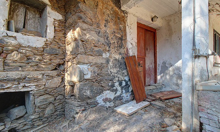 RESTORED TRADITIONAL HOUSE NEAR KANDANOS