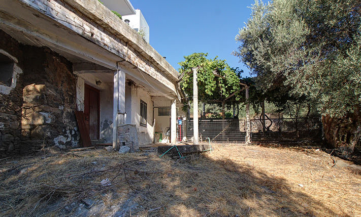 RESTORED TRADITIONAL HOUSE NEAR KANDANOS