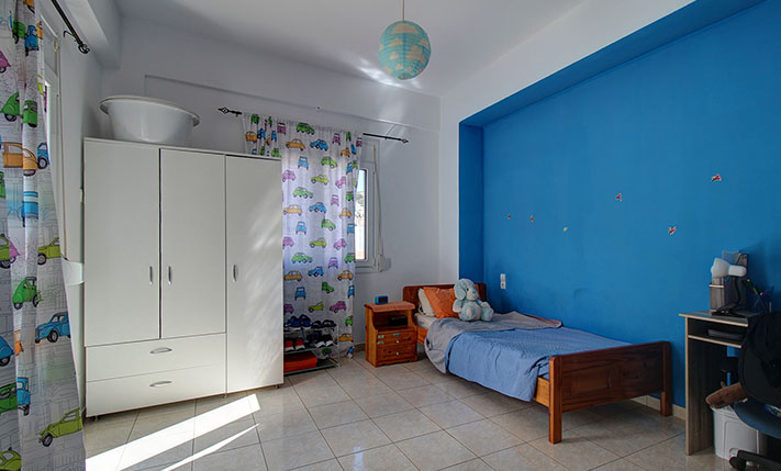 A HOUSE WITH POTENTIAL IN A RURAL AREA