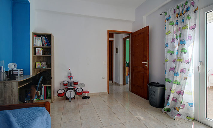 A HOUSE WITH POTENTIAL IN A RURAL AREA