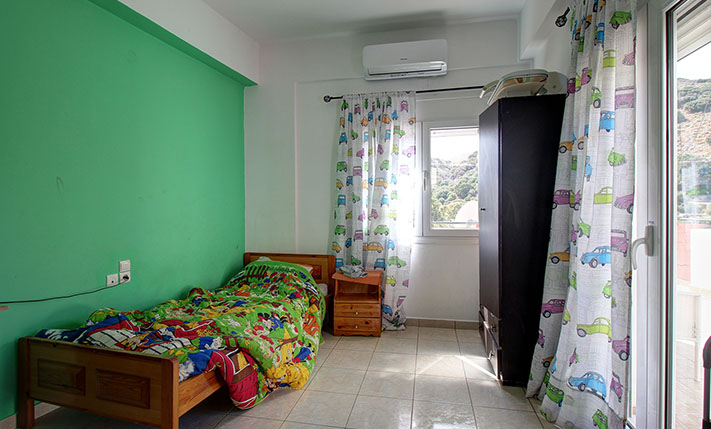 A HOUSE WITH POTENTIAL IN A RURAL AREA