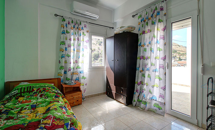 A HOUSE WITH POTENTIAL IN A RURAL AREA