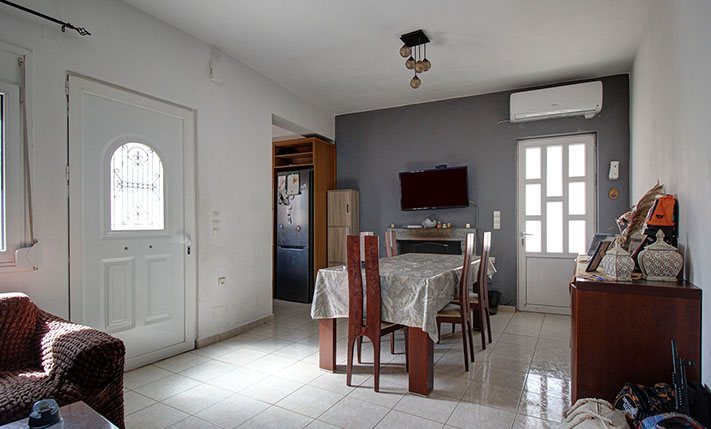 A HOUSE WITH POTENTIAL IN A RURAL AREA