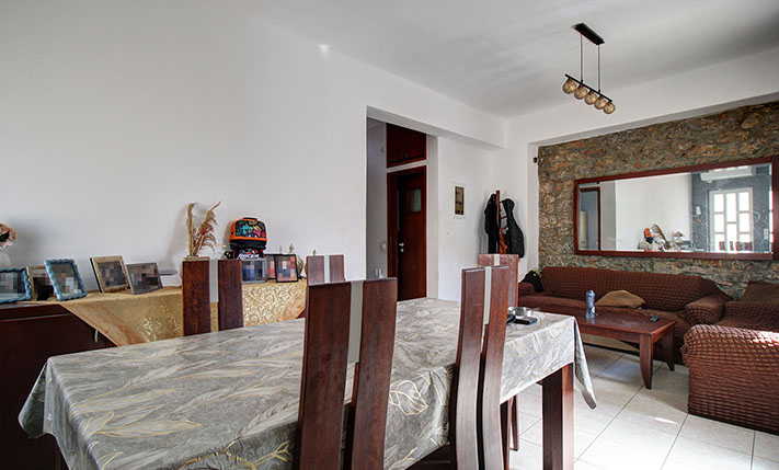 A HOUSE WITH POTENTIAL IN A RURAL AREA