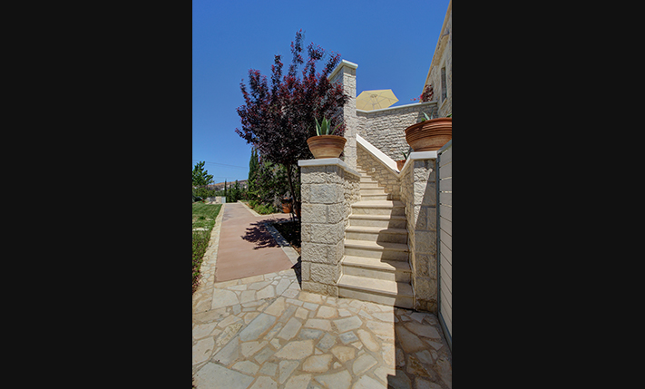 2-UNIT COMPLEX OF TRADITIONAL-STYLE VILLAS