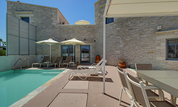 KOMPLEX MIT 2 VILLEN IM TRADITIONELLEN STIL