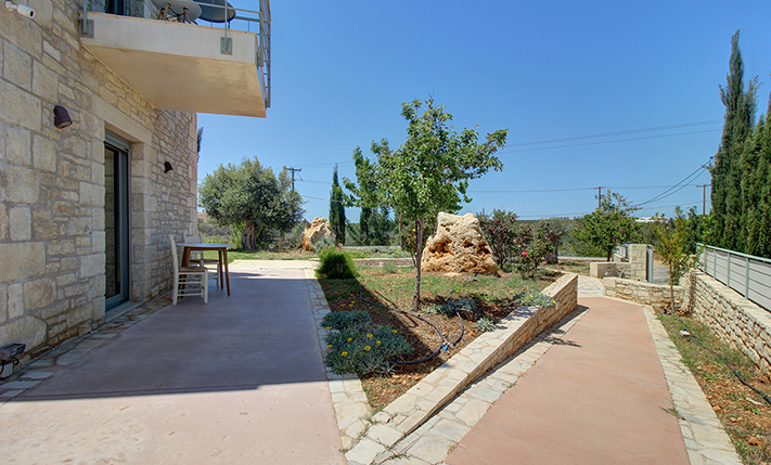 2-UNIT COMPLEX OF TRADITIONAL-STYLE VILLAS