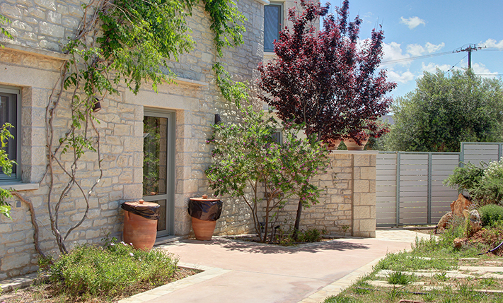 2-UNIT COMPLEX OF TRADITIONAL-STYLE VILLAS