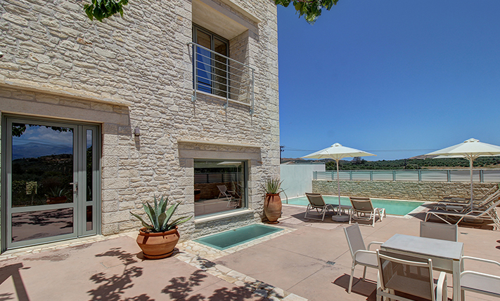 2-UNIT COMPLEX OF TRADITIONAL-STYLE VILLAS