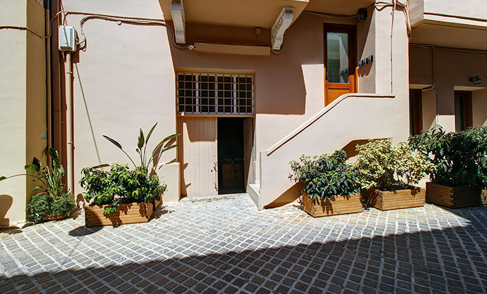 RETAIL SPACE ON NTALIANI STR. IN THE CITY CENTER