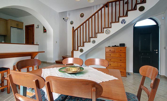 A QUALITY FAMILY HOUSE WITH GARDEN & VIEWS