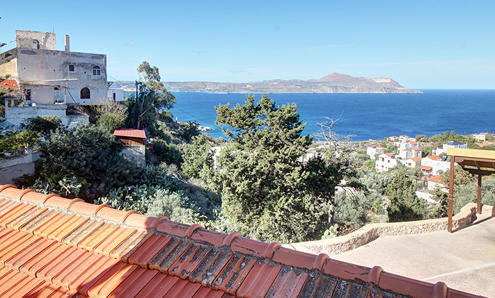 HOUSE WITH SEA VIEWS & 2 GUEST APARTMENTS