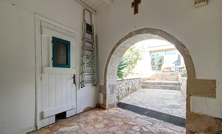 HOUSE WITH SEA VIEWS & 2 GUEST APARTMENTS