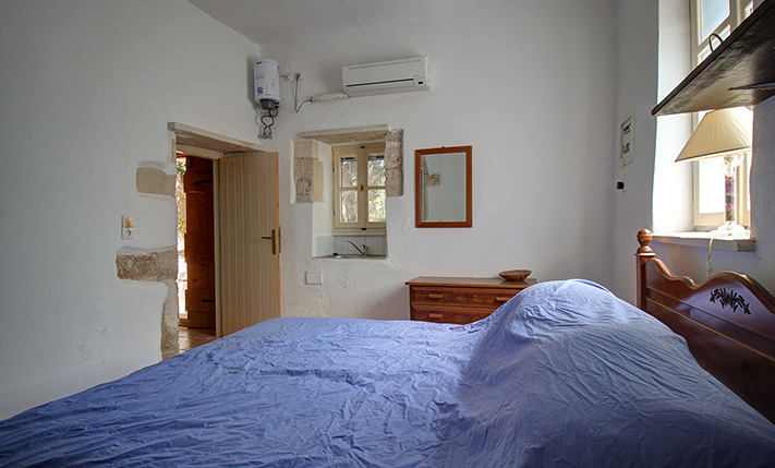 STONE HOUSE WITH A SECLUDED TERRACE & GARDEN