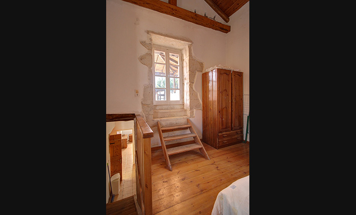 STONE HOUSE WITH A SECLUDED TERRACE & GARDEN