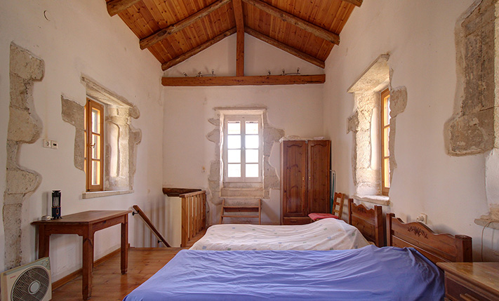 STONE HOUSE WITH A SECLUDED TERRACE & GARDEN