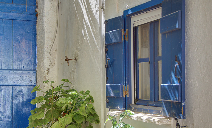 STONE HOUSE WITH A SECLUDED TERRACE & GARDEN