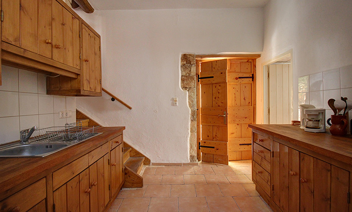 STONE HOUSE WITH A SECLUDED TERRACE & GARDEN