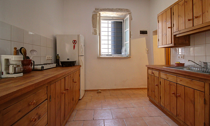 STONE HOUSE WITH A SECLUDED TERRACE & GARDEN