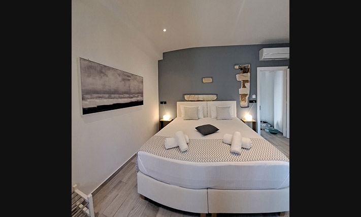 TOURIST PROPERTY IN A LIVELY CENTRAL LOCATION