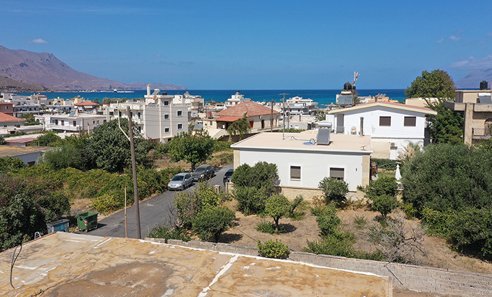 UNCONVERTED GROUND-LEVEL PROPERTY IN KISSAMOS
