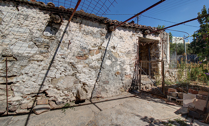 A BUILDING THAT YOU CAN EXPAND ON A CORNER PLOT